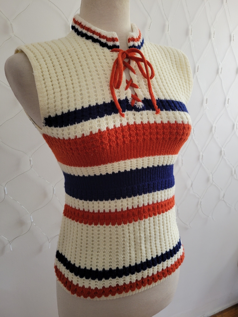 Vintage Woman's Knit Muscle Top • Tie-Neck Cream, Red & Navy • Estimates Small - Picture 3 of 5